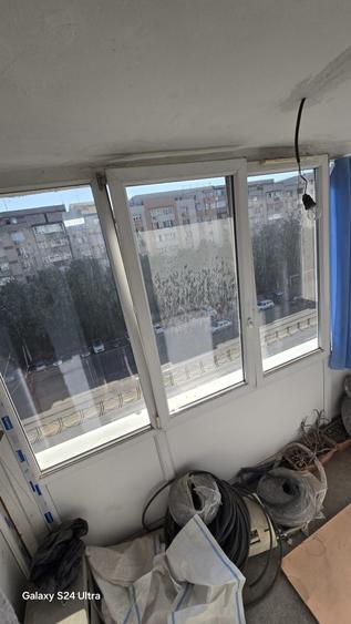 Apartament cu 2 camere semidecomandat în Mihai Bravu
