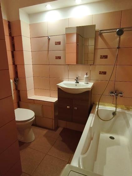 Apartament cu 2 camere semidecomandat, mobilat în Complex Studențesc