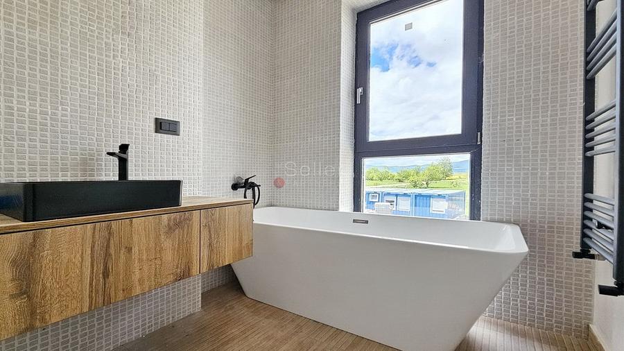 Duplex cu 3 camere cu Canalizare în Ghimbav Livadă