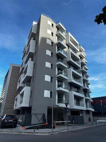 Apartament cu 3 camere decomandat în Herăstrău