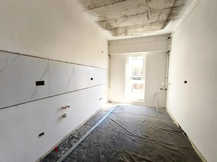 Apartament cu 4 camere decomandat în Theodor Pallady