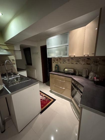 Apartament cu 3 camere decomandat, mobilat în Ultracentral