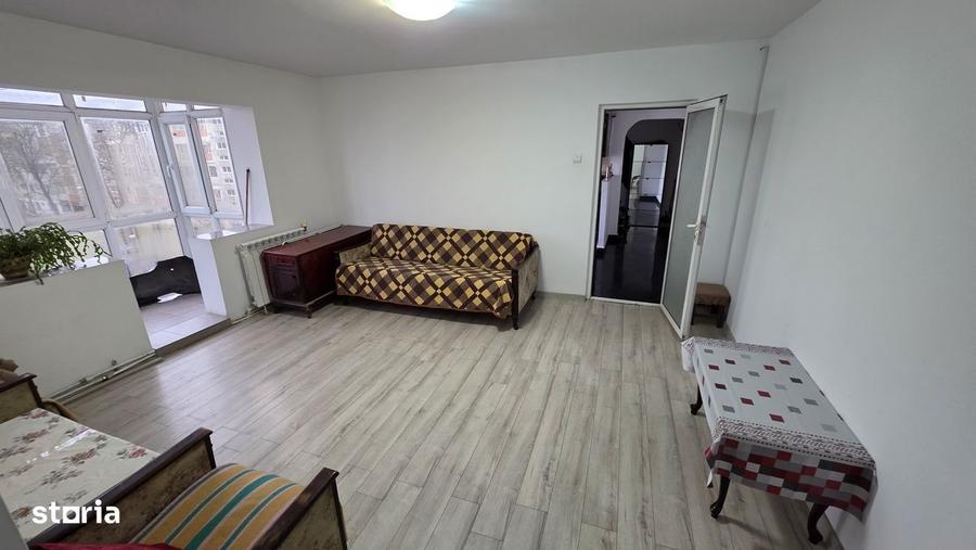 Vand ap cu 3 camere zona Posta 4 ( str. Borcea ) - 2