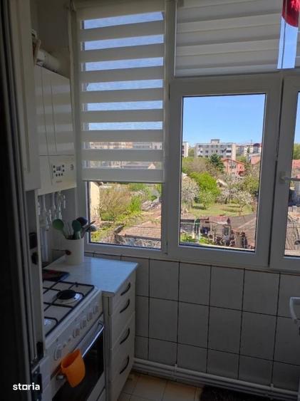 Apartament cu 2 camere decomandat în Km 5