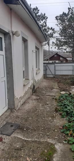 Casă cu 3 camere în Trușești