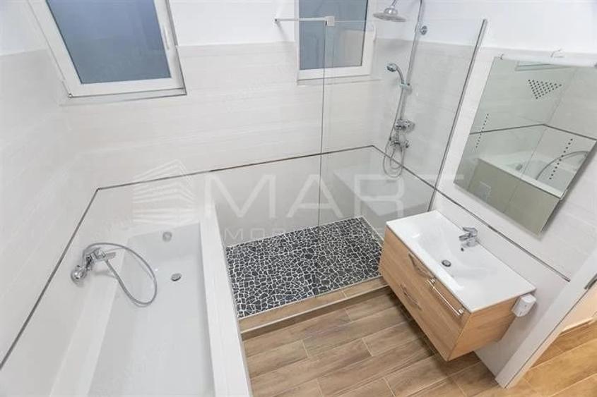 Apartament cu 3 camere decomandat în Calea Dumbrăvii