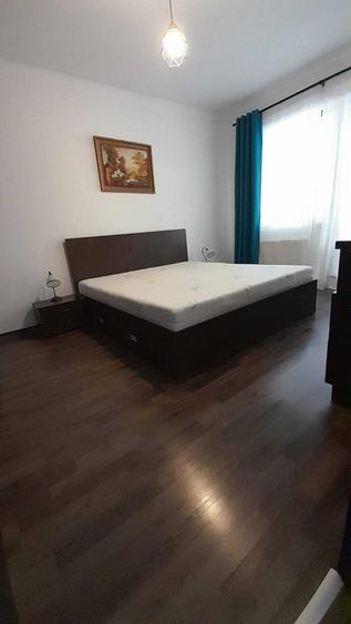 Apartament cu 3 camere decomandat în Rahova