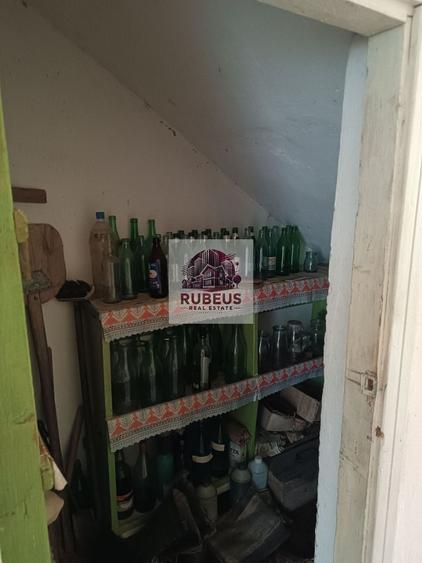 Casă cu 6 camere cu Canalizare în Sud