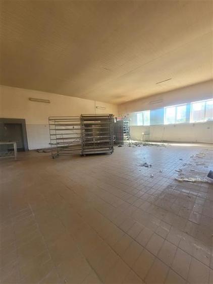 Spațiu comercial, de 750 mp, în Zona Industrială