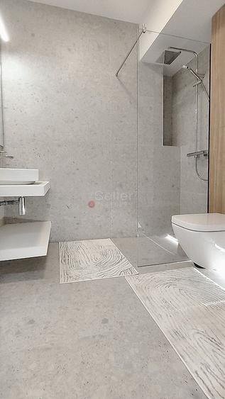 Apartament cu 3 camere semidecomandat, mobilat în Brașovul Vechi