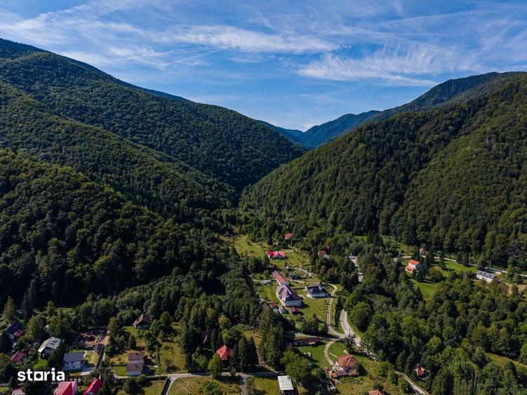 Spațiu comercial, de 600 mp, în Poiana