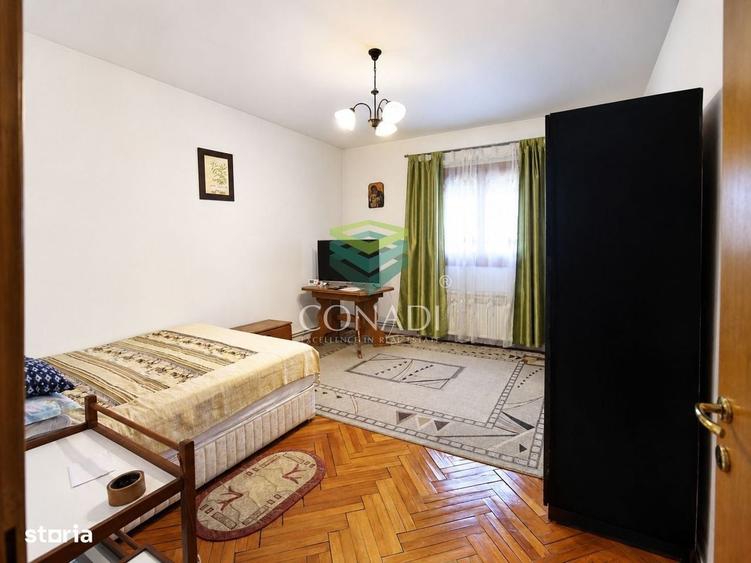 Casă cu 4 camere în Central