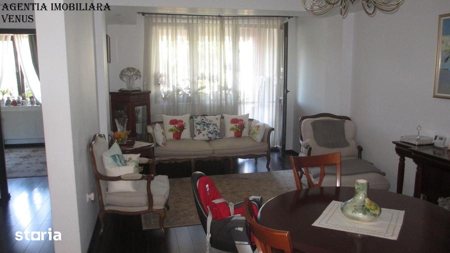Apartament cu 3 camere decomandat în Central