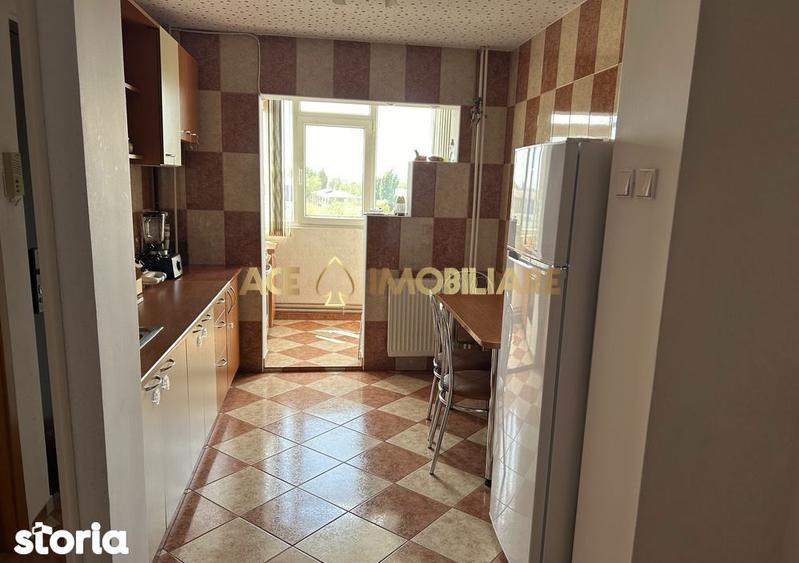 Apartament cu 3 camere, mobilat în Titan