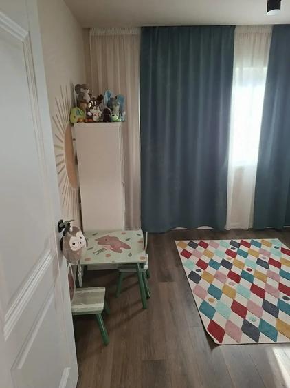 Apartament cu 4 camere decomandat în Central