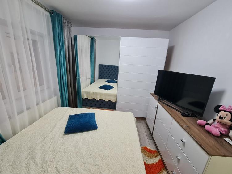 Apartament cu 3 camere semidecomandat în Central