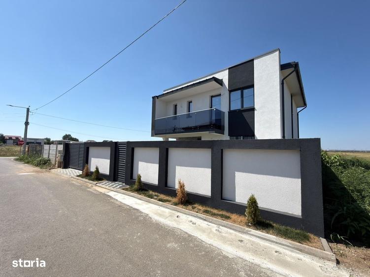 Casă cu 4 camere cu Teren 400 Mp în Domnești