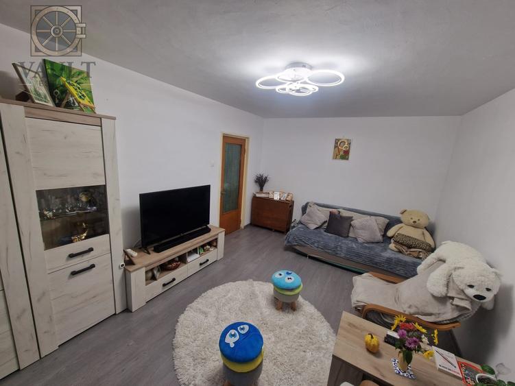 Apartament cu 3 camere decomandat, mobilat în Drumul Taberei