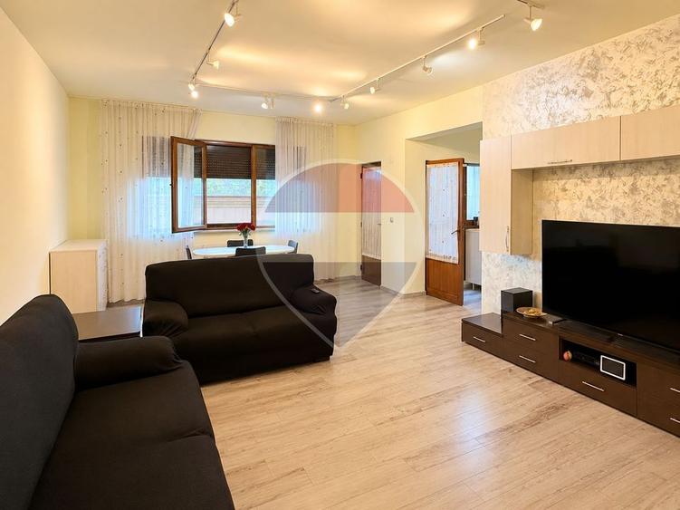 Apartament cu 3 camere decomandat, mobilat în Dămăroaia