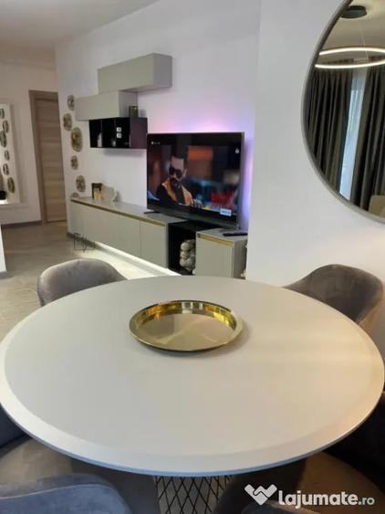 Apartament cu 3 camere decomandat în Nord
