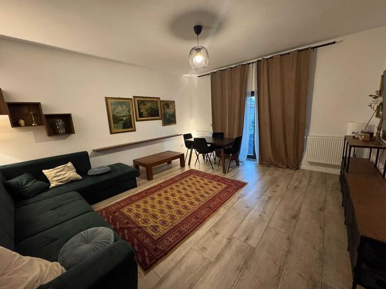 Casă cu 4 camere cu Canalizare în Central