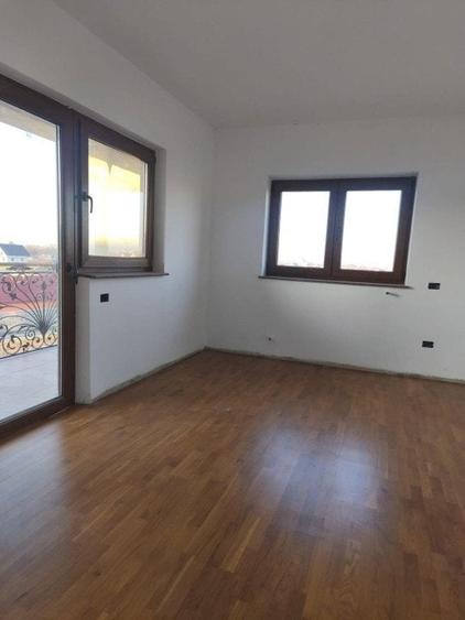 Casa finisata, teren 2500mp, Marginea - 12