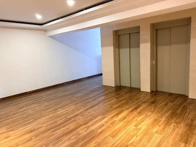 Apartament cu 3 camere decomandat, mobilat în Tractorul