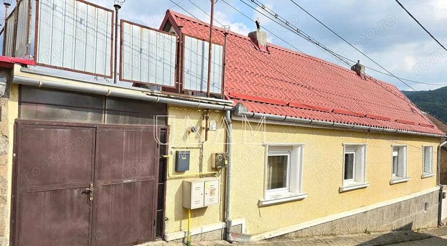 Casă cu 4 camere cu Teren 225 Mp în Muncitoresc