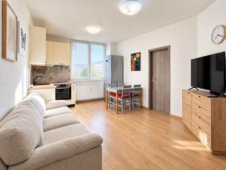 Apartament cu 2 camere semidecomandat, mobilat în Giroc