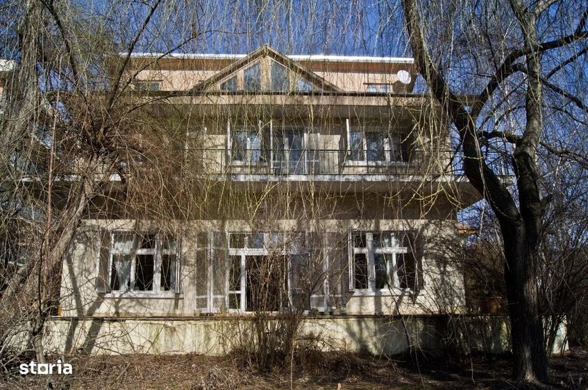 Casă cu 4 camere cu Teren 2651 Mp în Gruiu