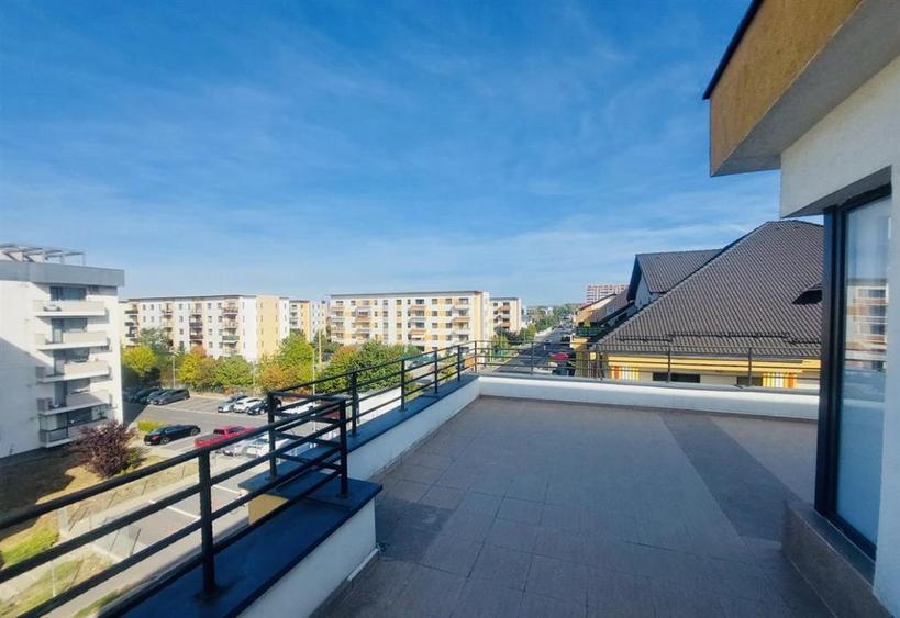 Apartament cu 4 camere decomandat, mobilat în Tractorul