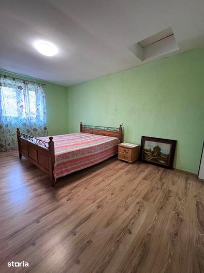 Casă cu 2 camere cu Teren 2380 Mp în Iacobeni