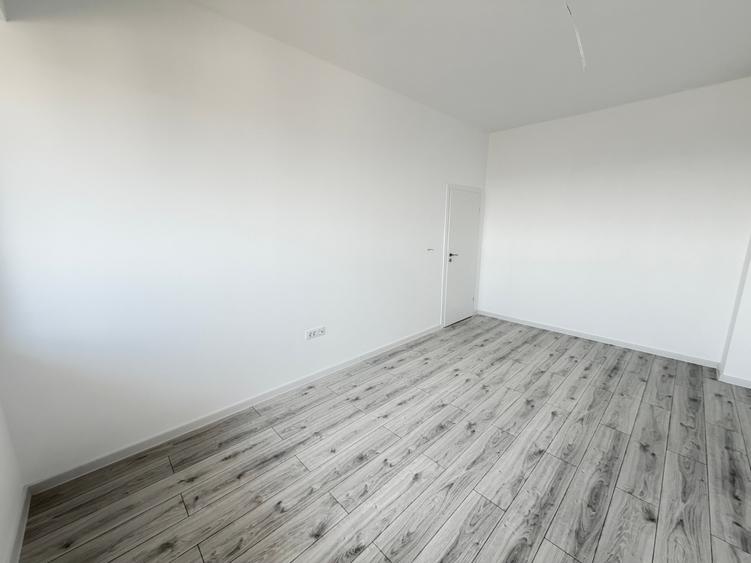 Penthouse cu 4 camere semidecomandat în Galata
