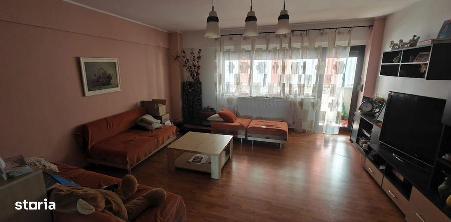 Apartament cu 4 camere în Obor