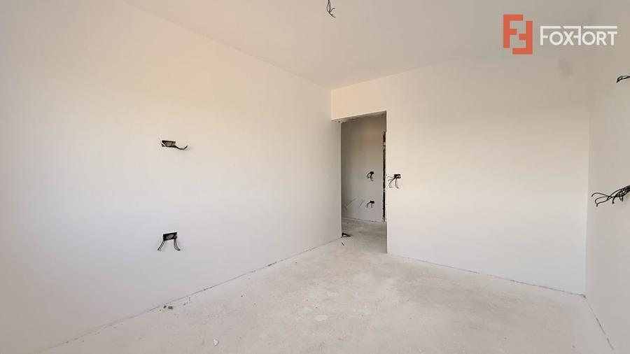 Duplex cu 4 camere cu Canalizare în Moșnița Nouă
