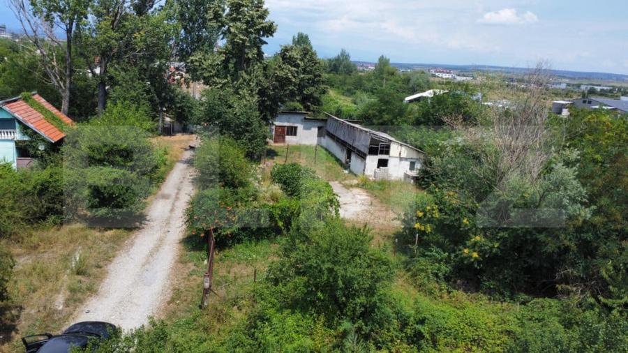 Teren de 775 mp, în Central