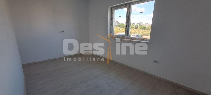 Casă individuală cu 4 camere cu Canalizare în Rediu