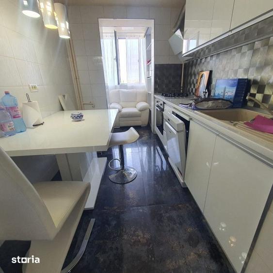 Apartament cu 3 camere în Războieni