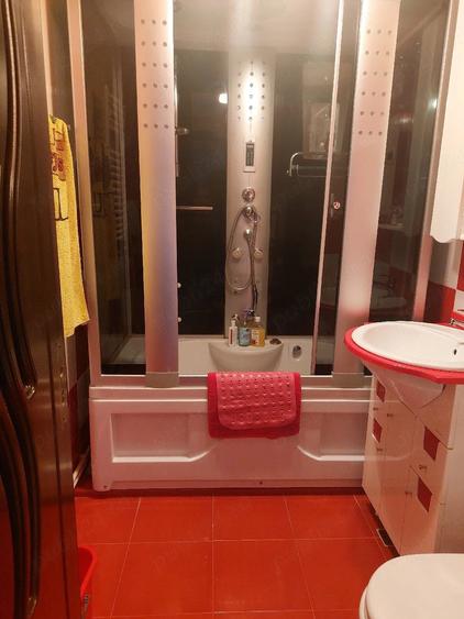 Apartament cu 2 camere decomandat în Spătaru