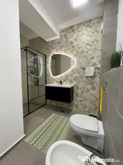 Apartament cu 3 camere semidecomandat în Nord