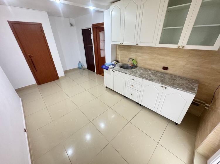Apartament cu 2 camere decomandat, mobilat în Poarta 6