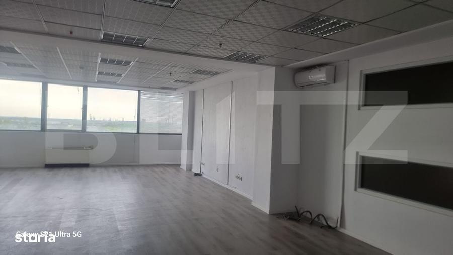 Spațiu comercial, de 1,600 mp, în Central
