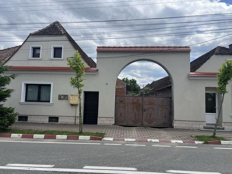 Casă cu 4 camere în Central