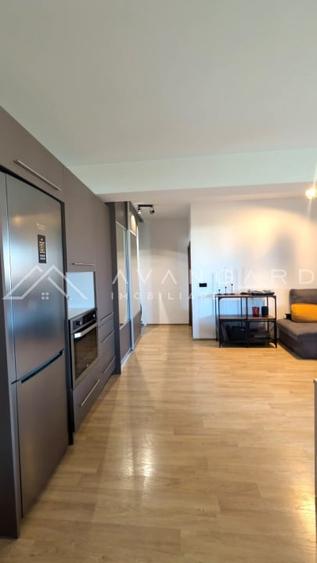 Apartament cu 3 camere semidecomandat în Europa