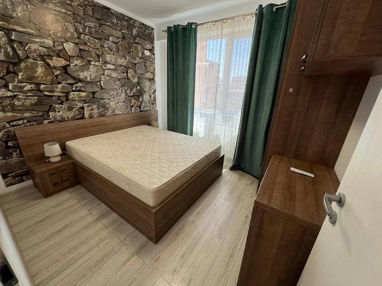 Apartament cu 2 camere decomandat în 1 Decembrie