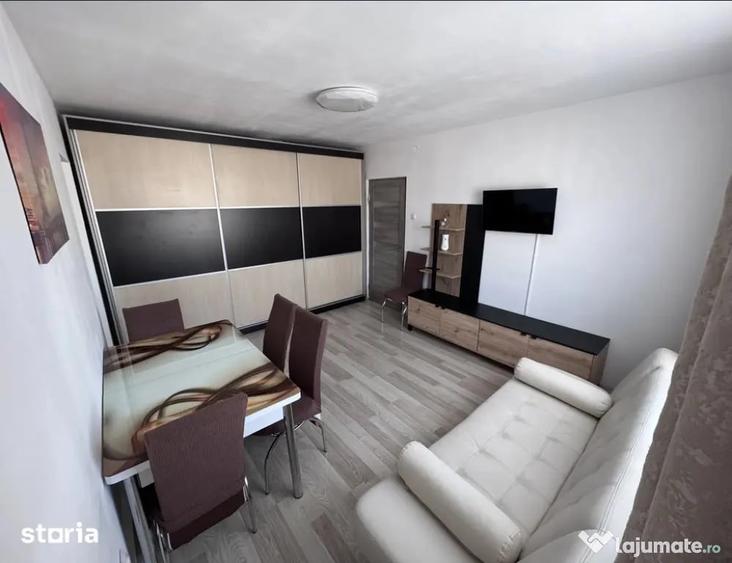 Apartament cu 2 camere semidecomandat în Florilor