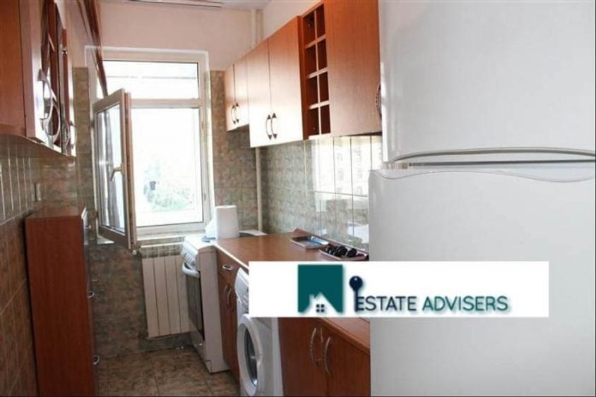 Apartament cu 2 camere semidecomandat, mobilat în Romană