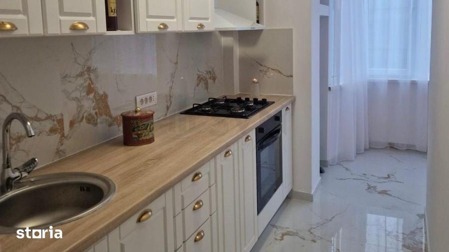 Apartament cu 2 camere semidecomandat în Centrul Istoric