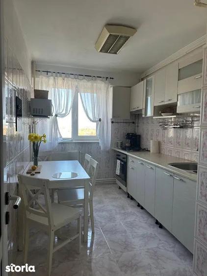 Apartament cu 3 camere decomandat, mobilat în Tomis Nord