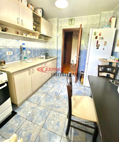 Apartament cu 3 camere decomandat în Dristor